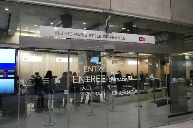 Jak dostać się do Paryża z lotniska Charles de Gaulle?