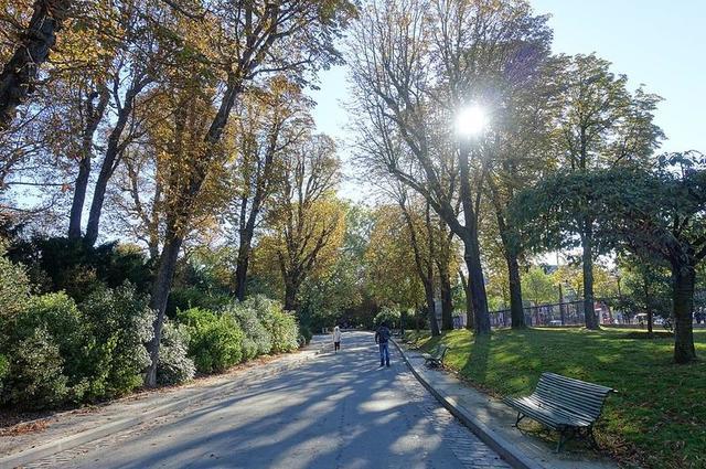 Guilhem Vellut / Flickr / CC-BY 2.0 Park Montsouris