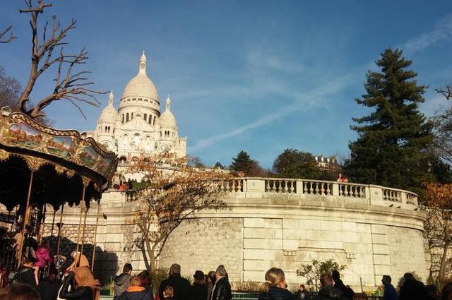 Zdjęcie: Valeria Capettini / Unsplash Bazylika Sacré-Coeur na Montmartrze
