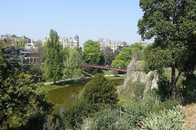 Guilhem Vellut / Flickr / CC-BY 2.0 Buttes Chaumont