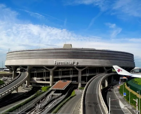 Które lotnisko w Paryżu wybrać