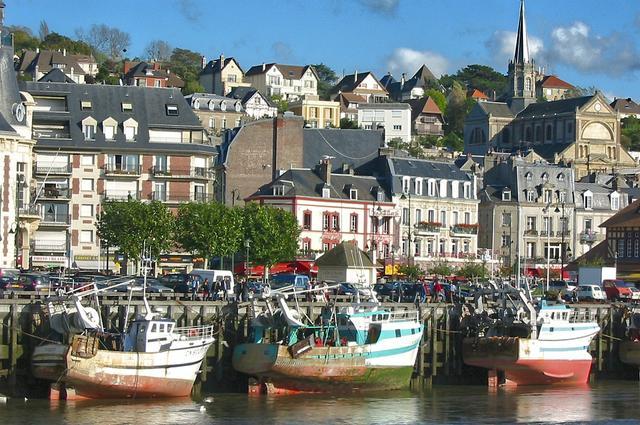 Pascal Bernardon / Unsplash Trouville