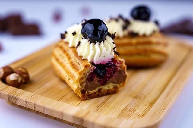 Razvan Mirel / Unsplash Eclaire