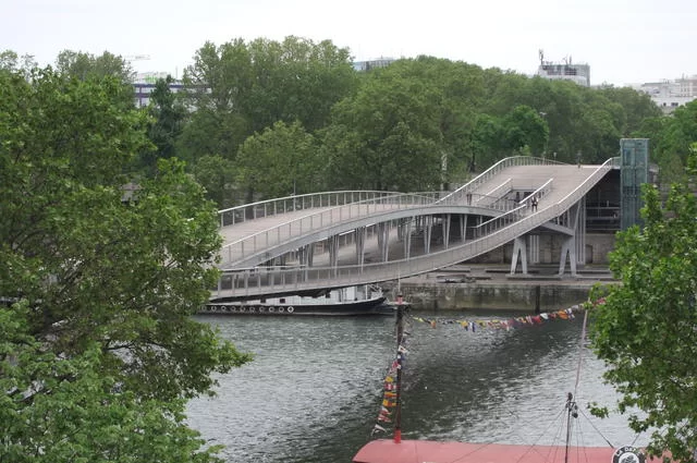 Zdjęcia: AHert / Creative Commons Attribution-Share Alike 4.0 International license Most Simone de Beauvoir