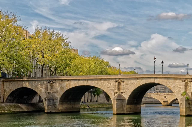 Zdjęcia: BikerNormand / Creative Commons Attribution-Share Alike 2.0 Generic license. Most Marie