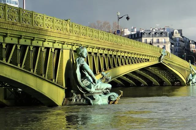 Zdjęcia: Ibex73 / Creative Commons Attribution-Share Alike 4.0 International license Most Mirabeau