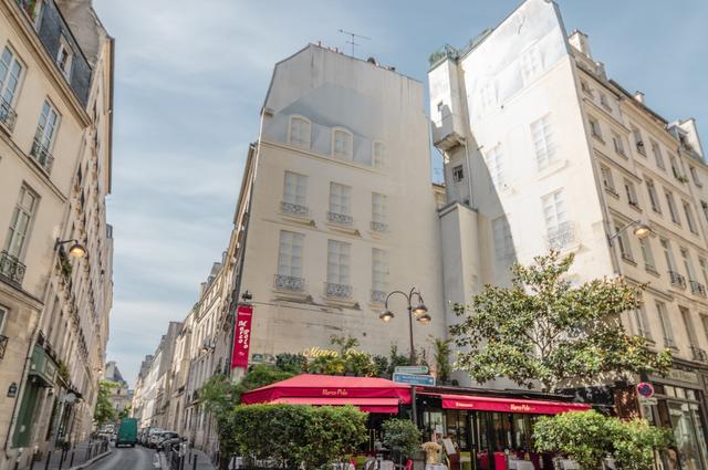 Louis Paulin / Unsplash Paryż