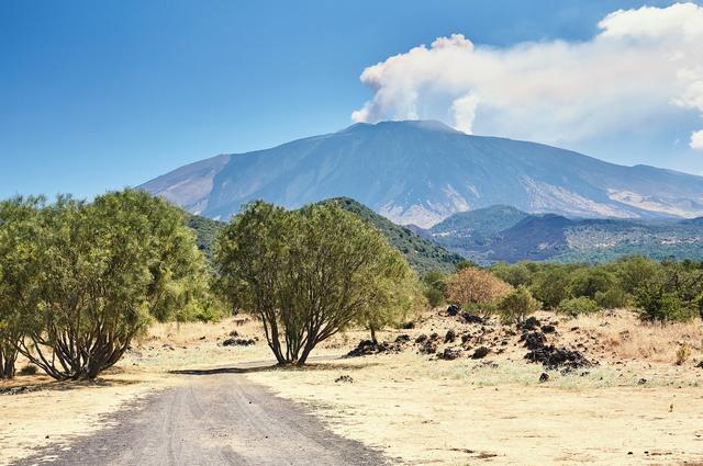 Zdjęcie: AlessandroSquassoni / pixabay.com Wulkan Etna