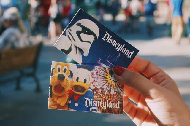 taylor gregory / Unsplash W Paryskim Disneylandzie