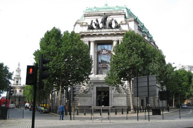 Zdjęcia: Nigel Cox / Creative Commons Attribution-Share Alike 2.0 Generic license Australia House