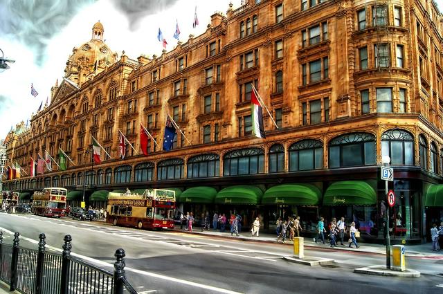 Zdjęcie: STVIOD / Pixabay Dom towarowy Harrods