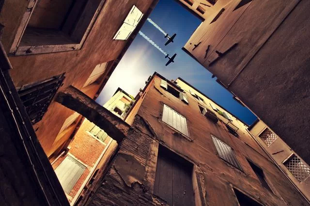 Obraz Michal Jarmoluk z Pixabay  Nebo Wenecja