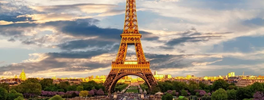 Wieża Eiffla 33 GŁÓWNYCH ATRAKCJI PARYŻA