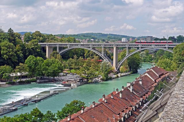 Kiedy pojechać do Berna