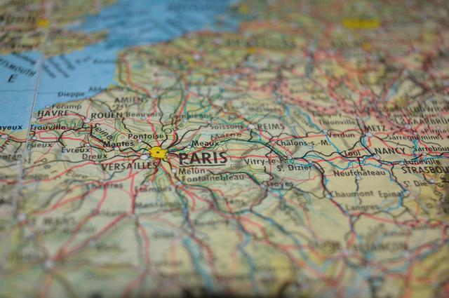 Myślą, że Paryż – to cała Francja