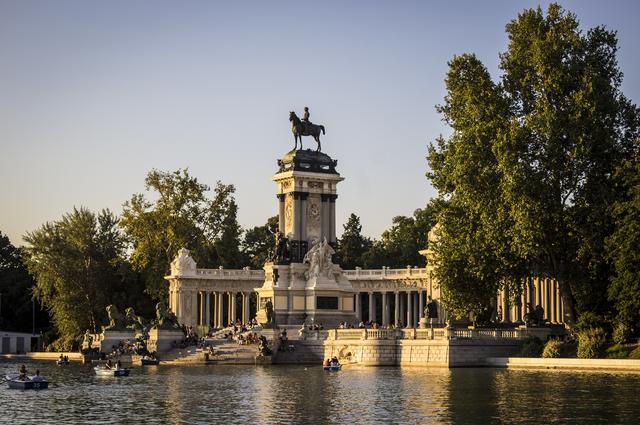 Zdjęcie: josemdelaa / pixabay Park Retiro