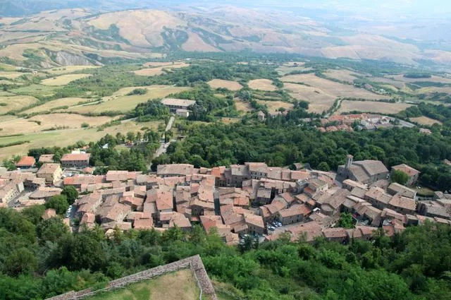 Zdjęcie: Mongolo1984 / Wikimedia Commons / CC-BY-SA-4.0 Radicofani