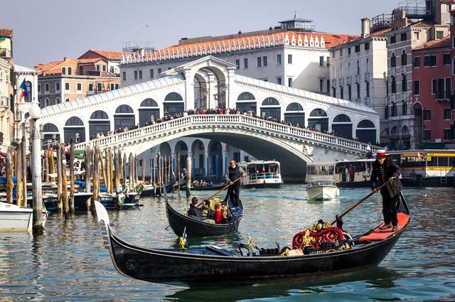 Zdjęcie: Ruth Archer / pixabay.com Most Rialto Antonio da Ponte
