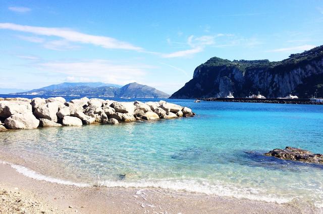 Dzikie plaże na Wybrzeżu Amalfitańskim