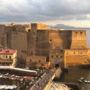 20 zabytków Neapolu: wielki przewodnik po mieście