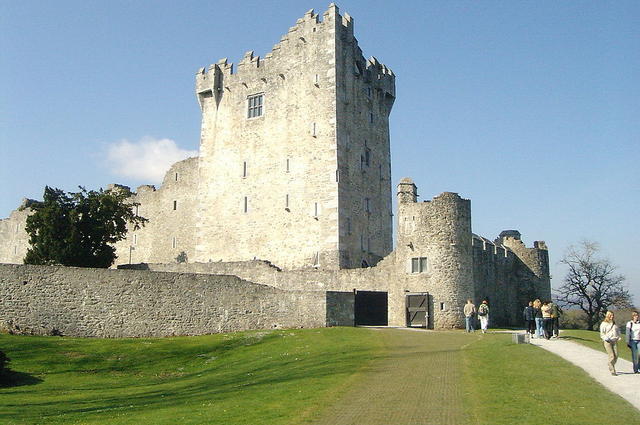 Buttonfreak / Wikimedia commons / CC BY-SA 3.0 20 zamków w Irlandii: Zamek Ross