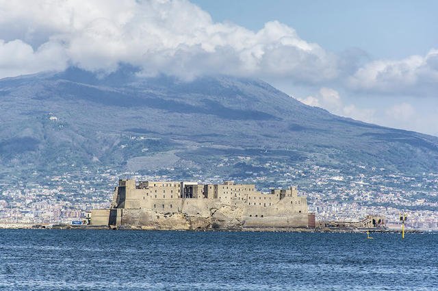 W ile minut (lub godzin?) można wejść na Wezuwiusza?