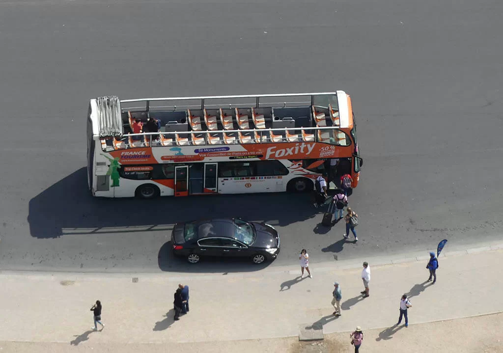 Zwiedzanie Paryża autobusami piętrowymi