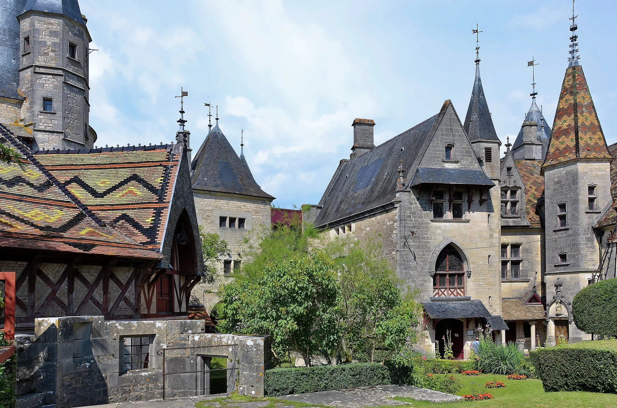 Chateau de la Rochepot Chateau de la Rochepot