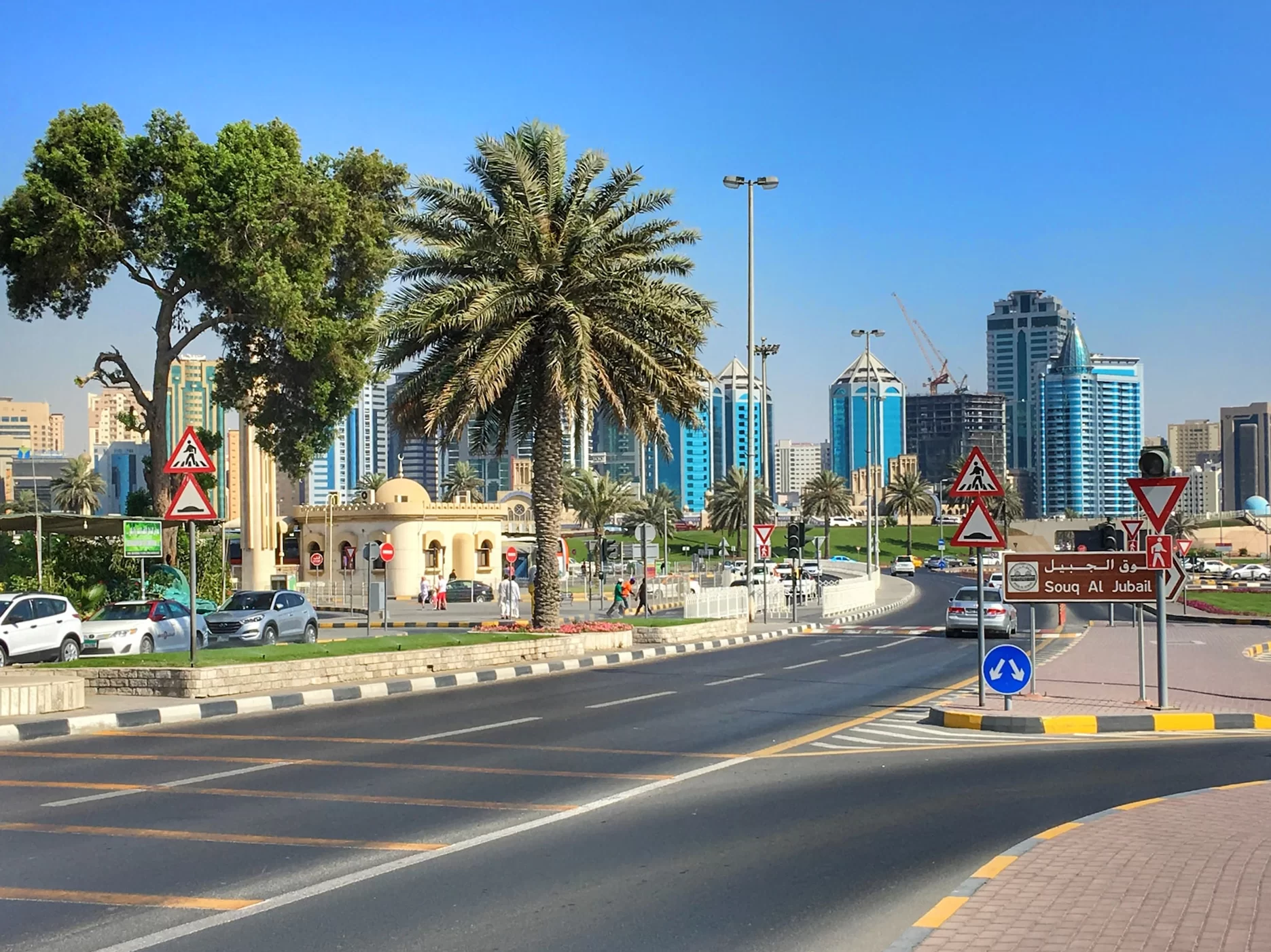 W jakiej dzielnicy Szardży wynająć hotel?