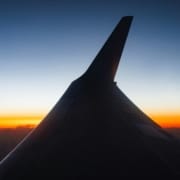 Lotnisko w Paryżu w nocy