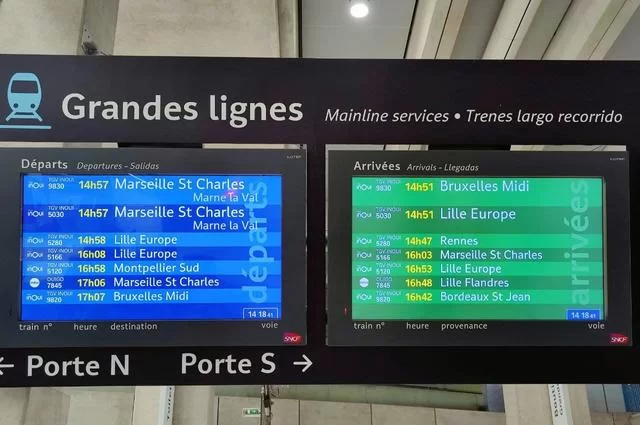Stacja kolejowa na lotnisku Charles de Gaulle