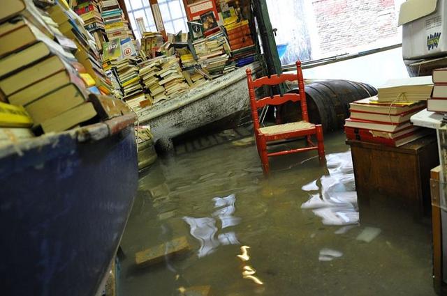 libreria acqua alta
