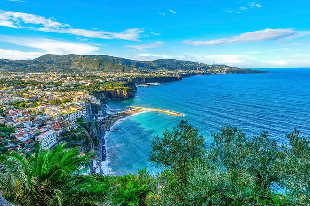 Plaże w okolicach Neapolu w kierunku Sorrento