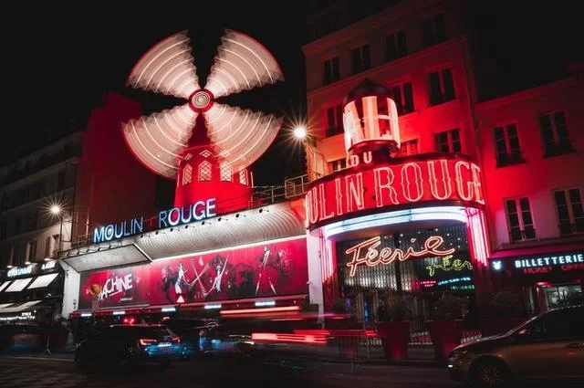 Nowy Rok w Moulin Rouge