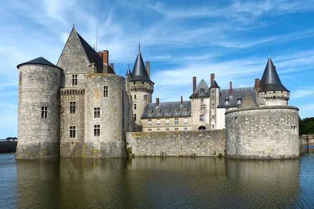Zamek w Sully-sur-Loire