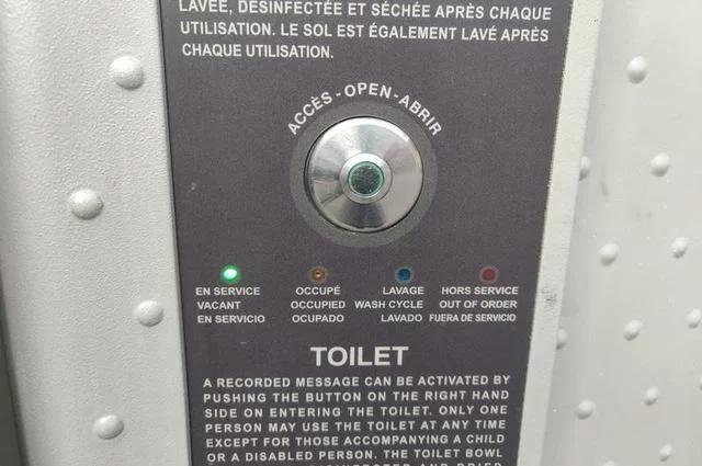 Publicznych toalet