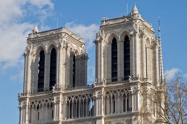 Wieże katedry Notre Dame