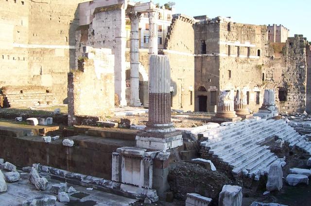 Forum Cezara i Augusta
