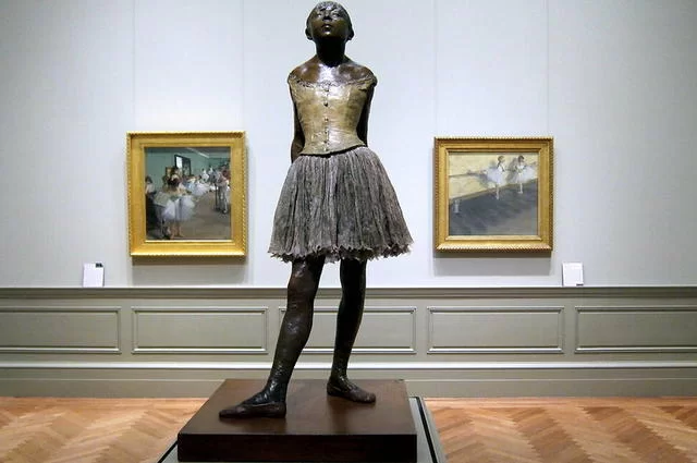 Degas «Mała czternastoletnia tancerka»