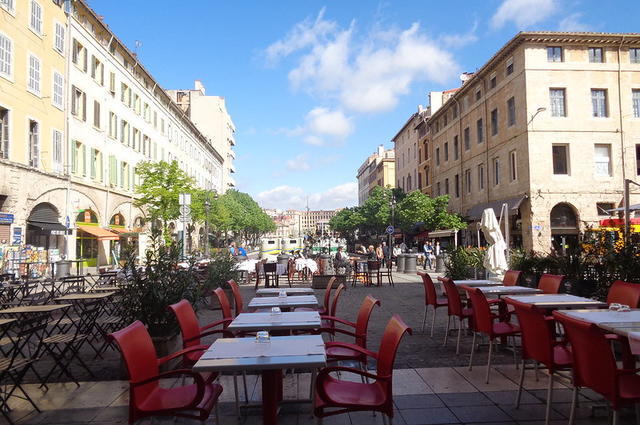 Gdzie powinien zatrzymać się turysta w Marsylii?