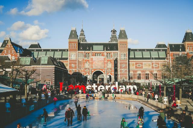 Amsterdam z dziećmi: 10 pomysłów na wakacje