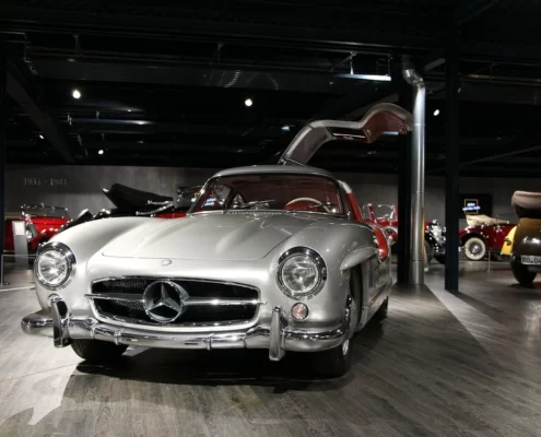 Muzeum Mercedes-Benz i MHP Arena w Stuttgarcie
